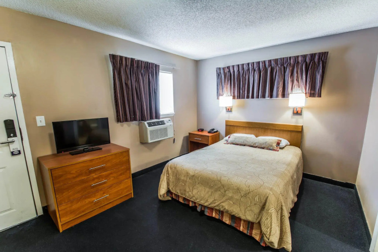 Studio 6 Extended Stay - Jacksonville, FL - South