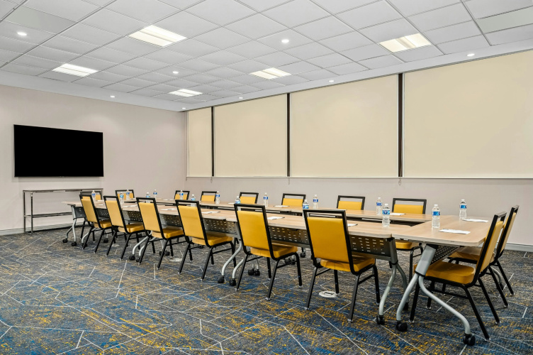 Hampton Inn Chicago North-Loyola Station photo 23