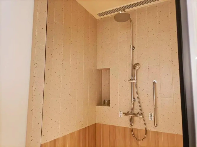 Deluxe Double Suite with lake view