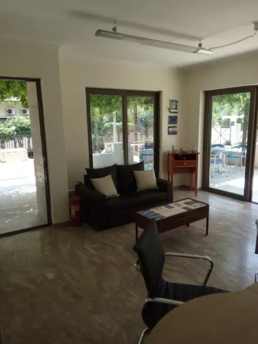 Captain Yiannis Studios & Apartments