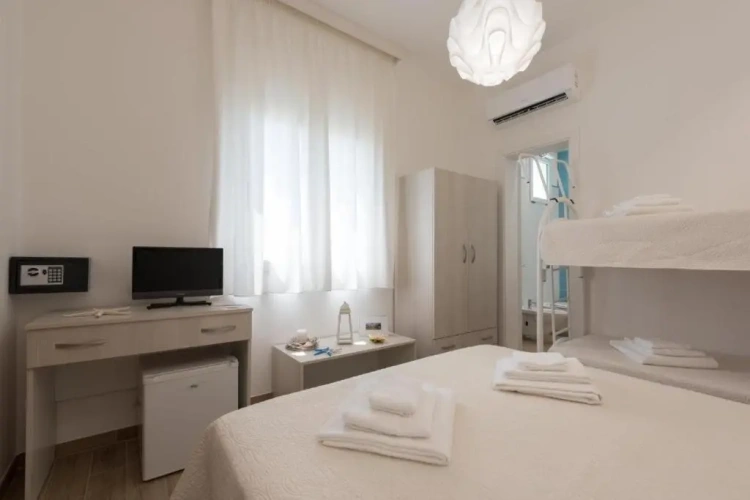 Standard Quadruple room