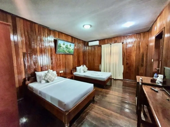 Standard Twin room with balcony