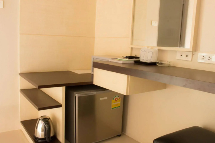 Beehive Magenta Patong Hostel