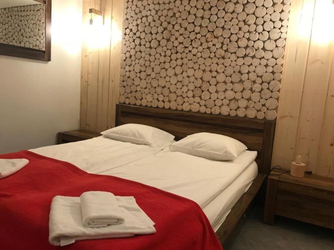 3 Bedrooms Apartment