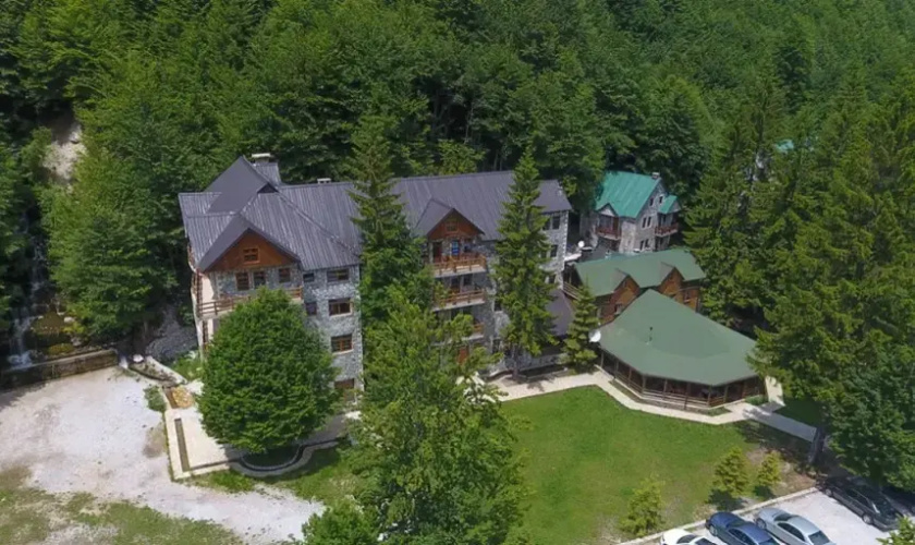 Hotel Fusha E Gjes