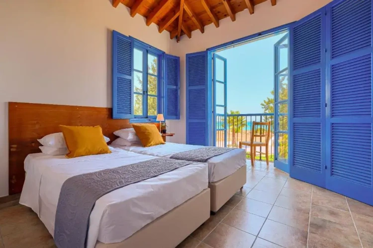 3 Bedrooms Villa beachfront