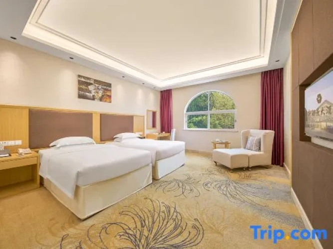Business Quadruple Suite