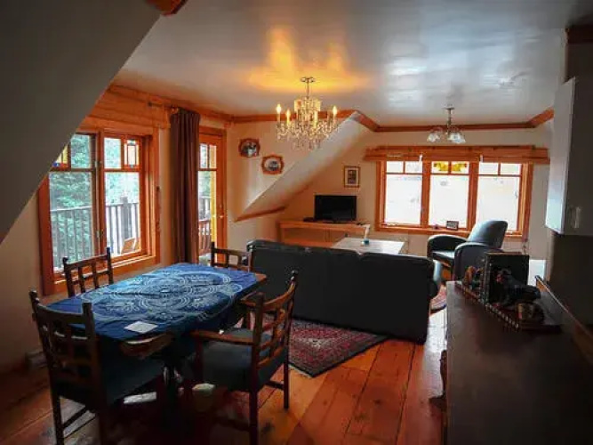 Kaslo Manor Lodge