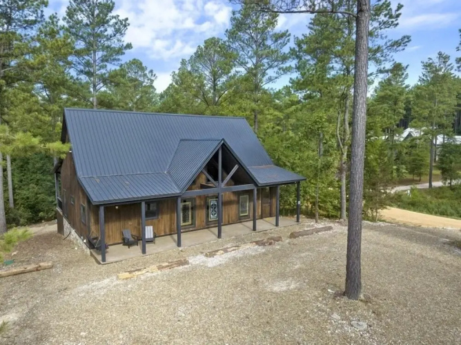Always Sunny 2 Bedroom Cabin by Redawning