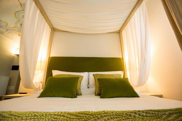 Romantic Quadruple room