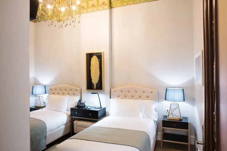 Deluxe Twin room with city view