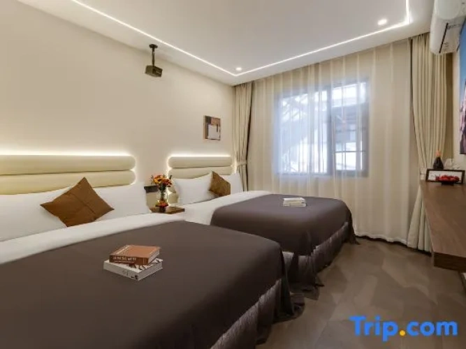 Standard Twin room with garden view