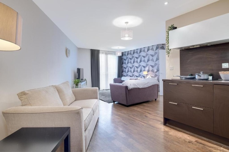 2 Bedrooms Apartment