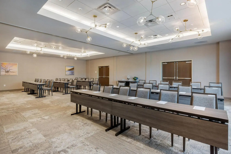 DoubleTree by Hilton Charleston Riverview