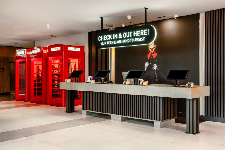 Radisson Red London Heathrow photo 29