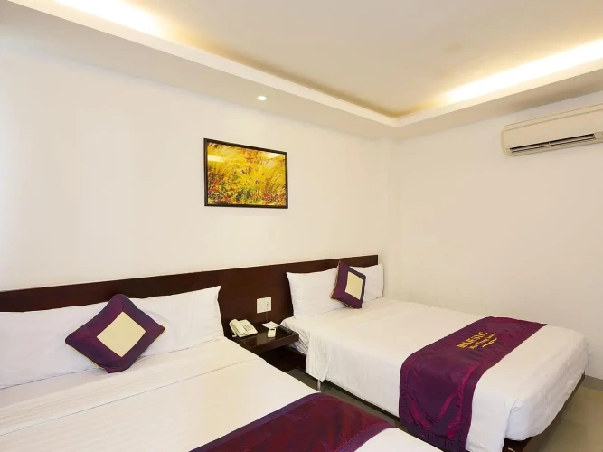 Deluxe Twin room with city view