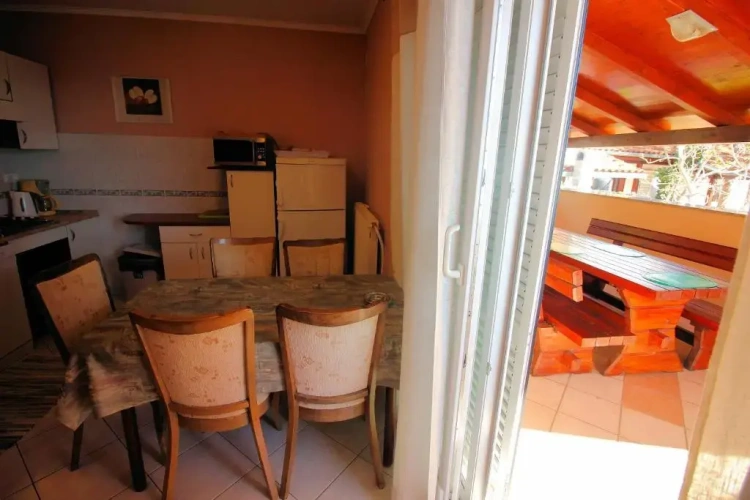 3 Bedrooms Apartment