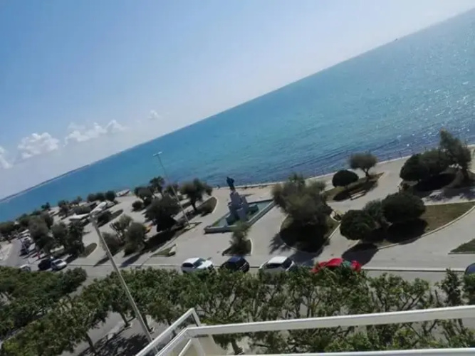 a Pozzallo vicino al mare