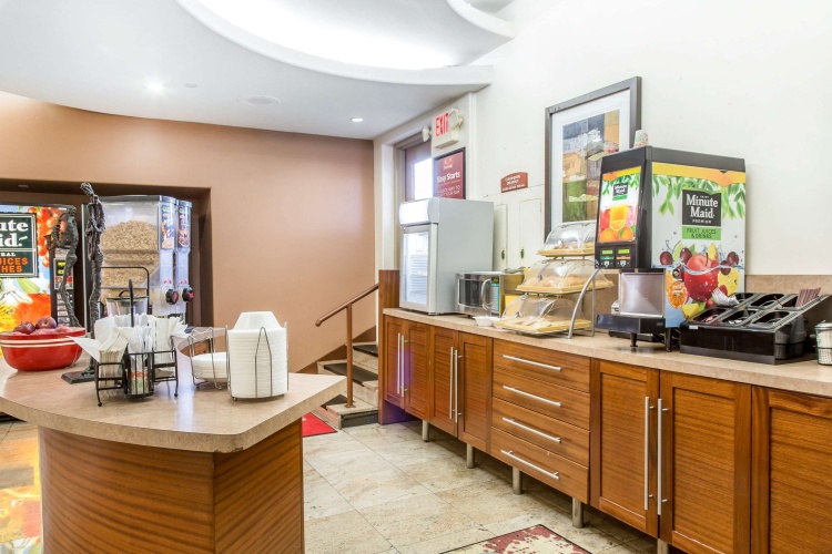 Econo Lodge photo 15