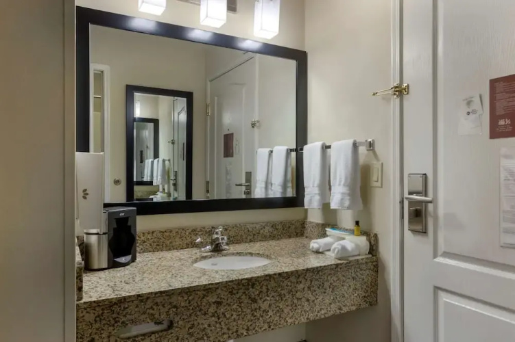 Holiday Inn Express Searcy