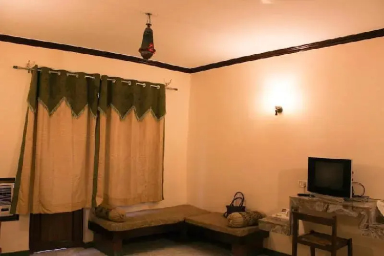 Kanwhizz Hum Tum Resort