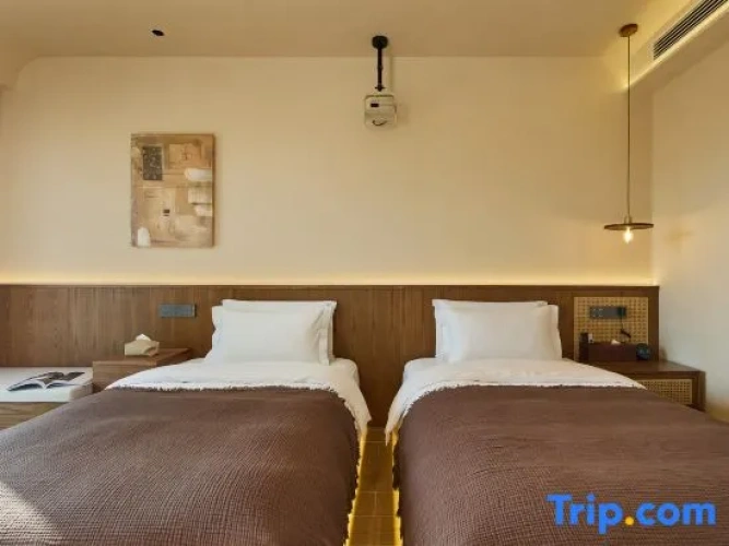 Standard Twin room with mountain view