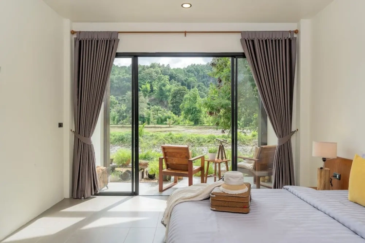 Deluxe room with balcony and with river view