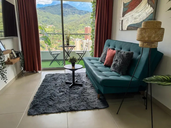 Mountain View, Pool & Gym (2506)
