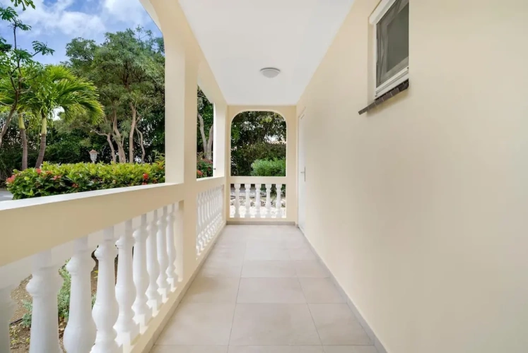 2 Bedrooms Villa