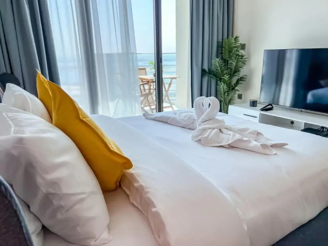 A Modern and Luxurious Studio in Aljaddaf - MHH