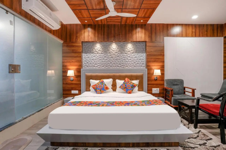 Fabhotel The Valentine