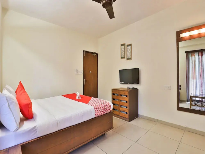 OYO 14411 Hotel Royal