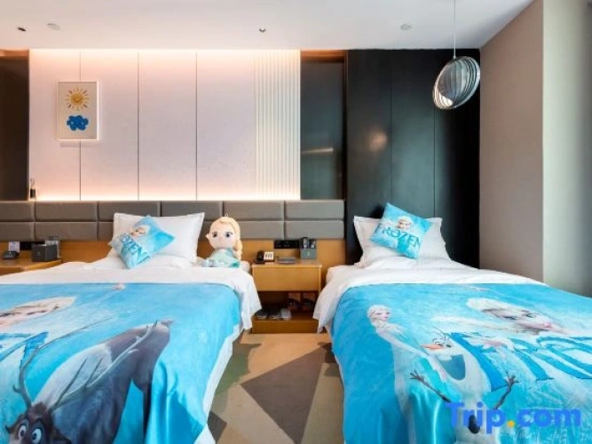 Standard Twin Family room