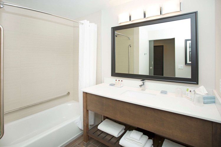 Wingate by Wyndham Calgary Airport photo 8