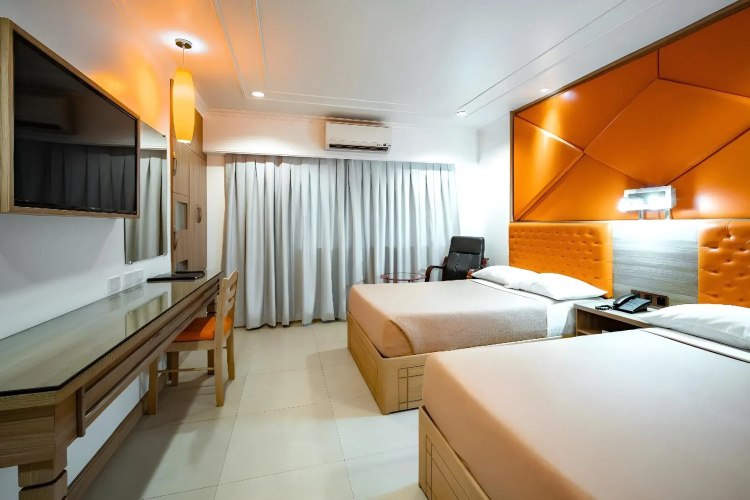 Paladin Hotel