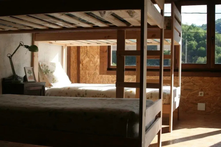 Albergue Les Xendes. Parque de Redes - Hostel