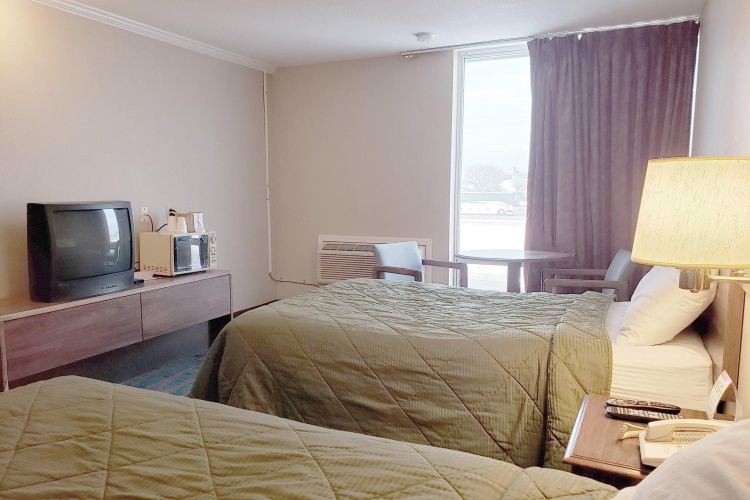 Standard Quadruple room with pool view