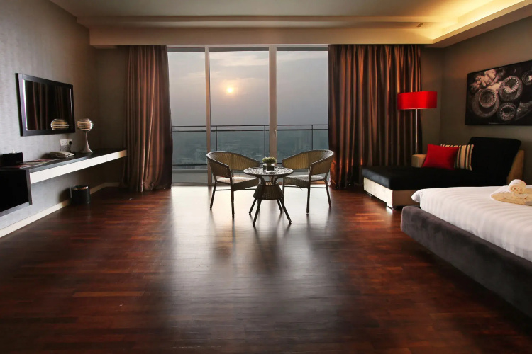 The Shore Hotel & Residences