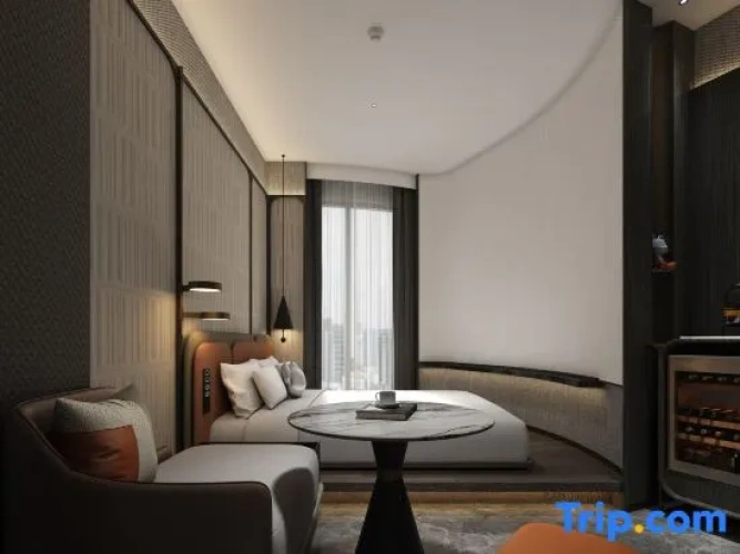 Standard Double room with city view