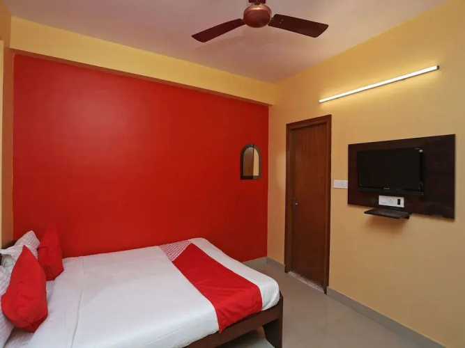 OYO 14818 Sudarshan Apartment
