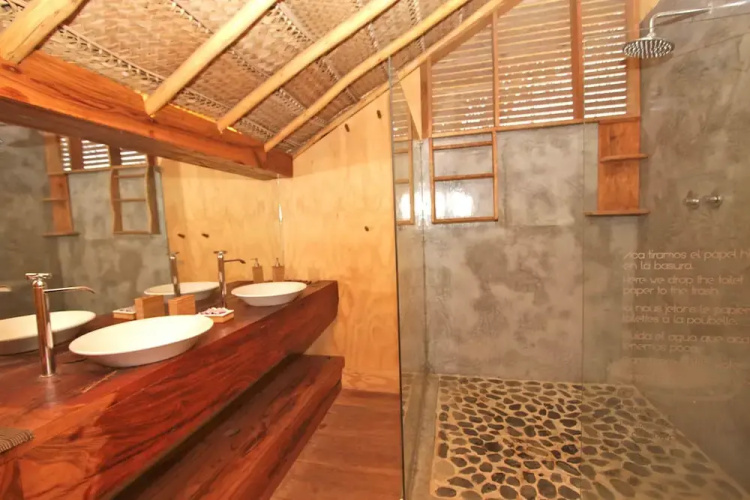 Eco Lodge