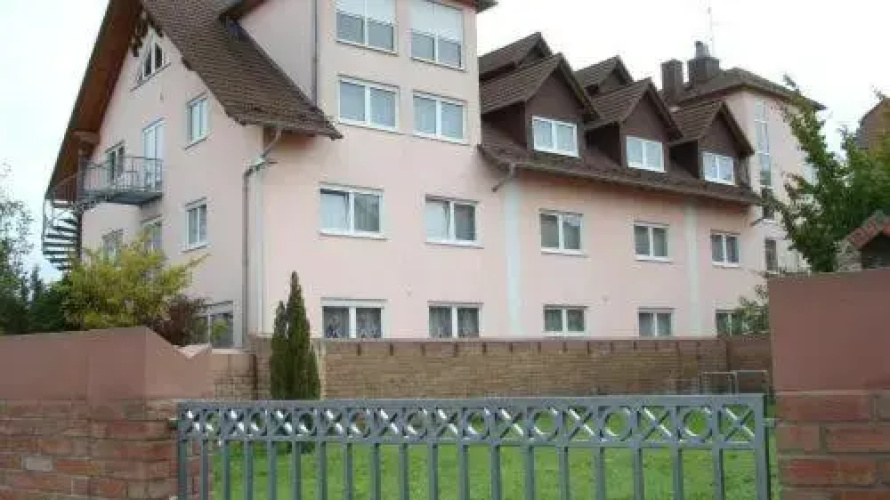 Zur Eisenbahn