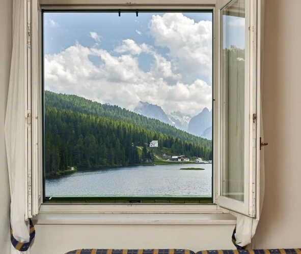 Standard Double room with lake view