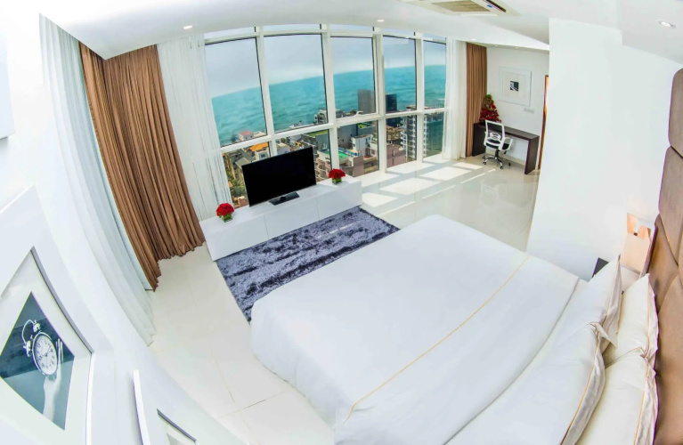 Platinum One Suites