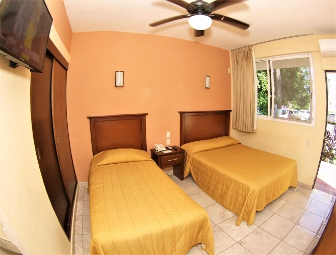 Standard Triple room