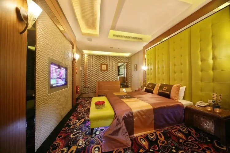 Shining Motel