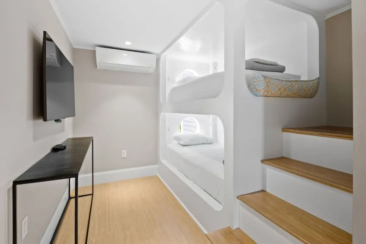 Quadruple Suite with balcony