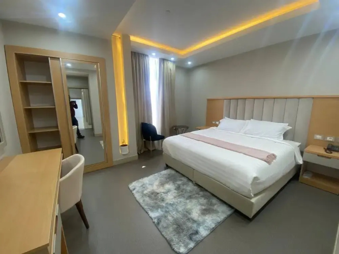 Eyana Hotel