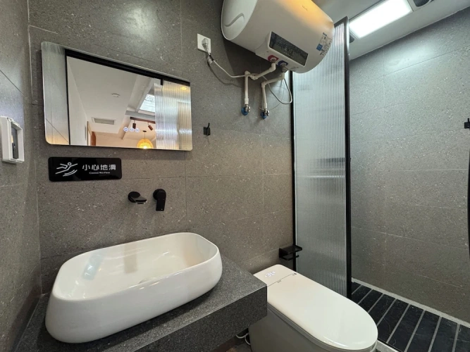 Standard Twin room with courtyard view