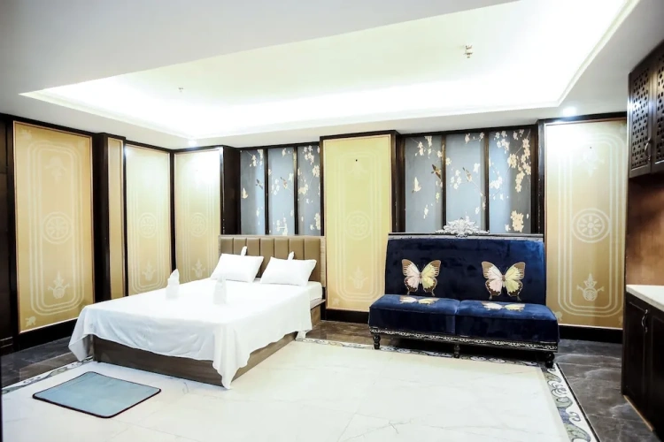 1 Bedroom Deluxe Suite